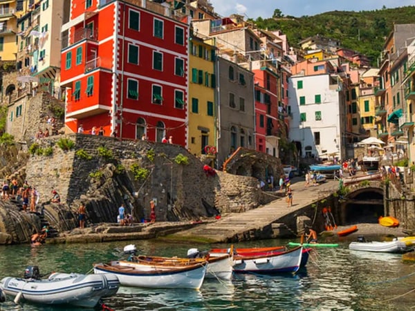 Semi Private Cinque Terre and Pisa Leaning Tower Tour from Florence